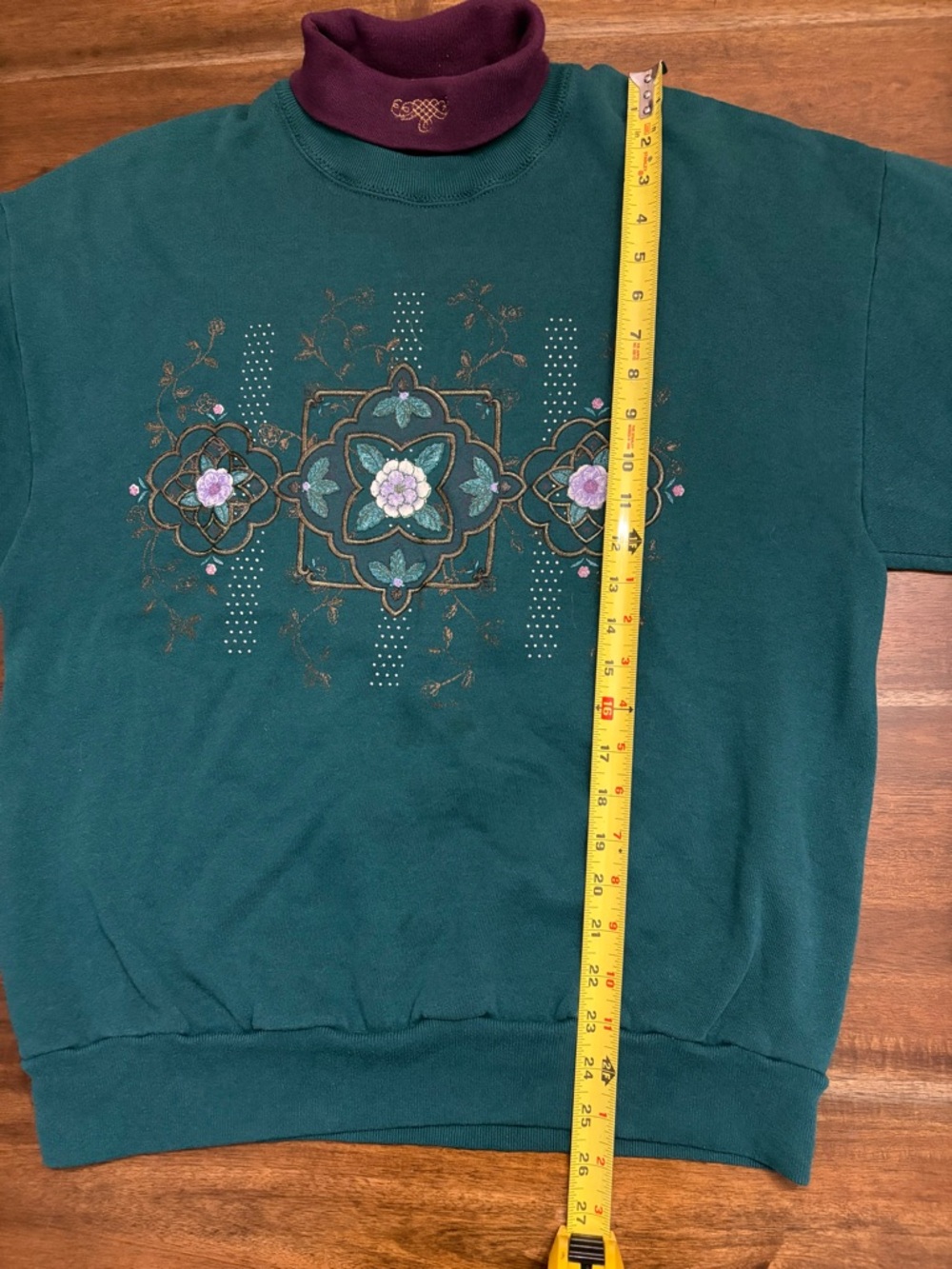 Vintage Floral Embroidered Crewneck Sweatshirt - Picture 5 of 8